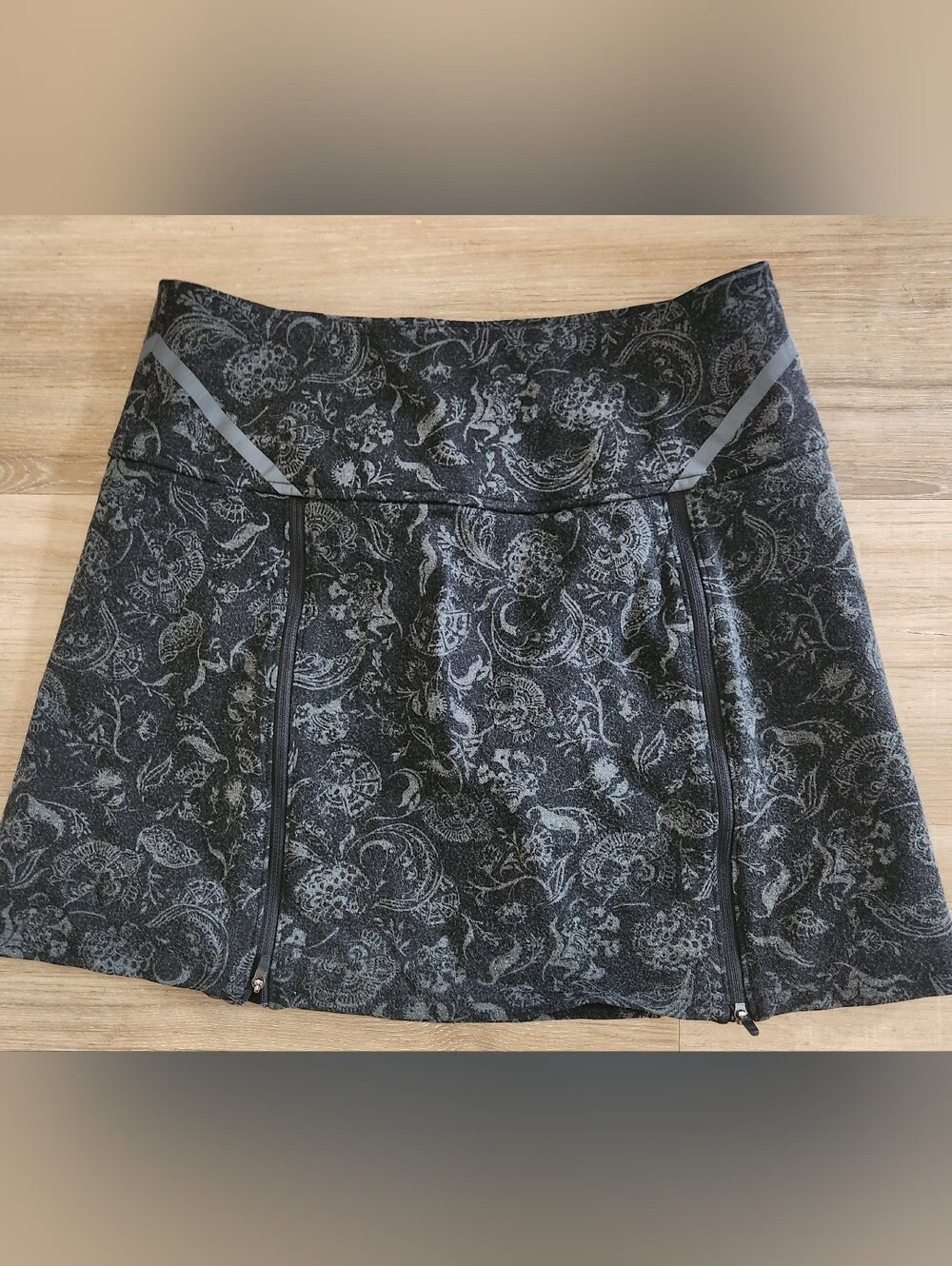 Title Nine Black and Light Gray Paisley Mini Skirt w/Zippers, S